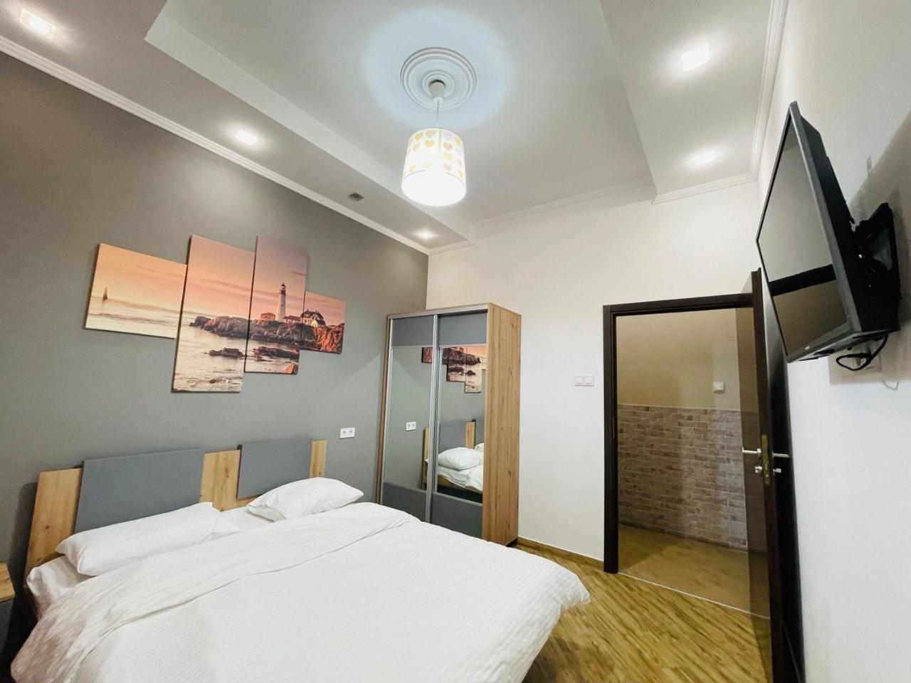 Apartment For Rent In The City Center Of Kharkiv K18 Elinaflats Buitenkant foto